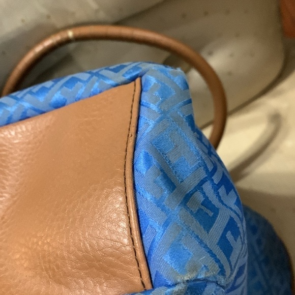 Beautiful Tommy Hilfiger tote - Picture 8 of 11